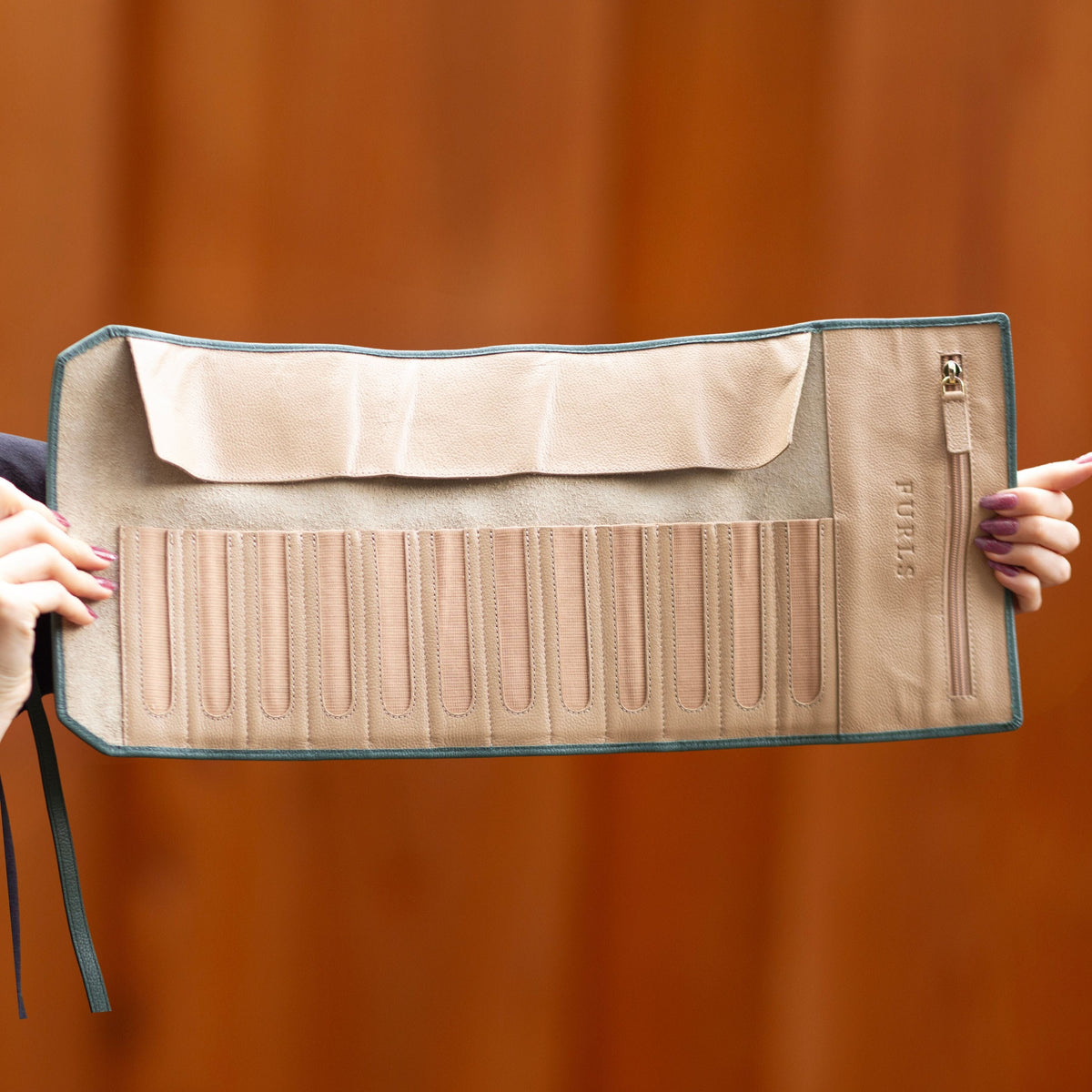 Venture Leather Travel Roll – Crochet Hook Organizer Travel Accessories FurlsCrochet 